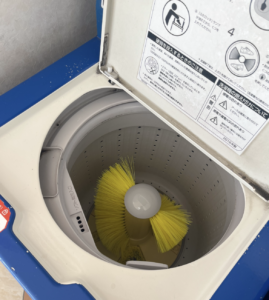 WASHハウスで靴を洗う